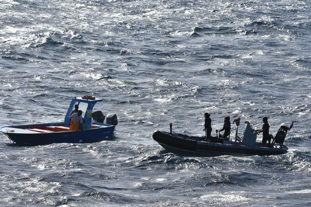 Deux pêcheurs guadeloupéens secourus par le BSAOM Dumont D’Urville