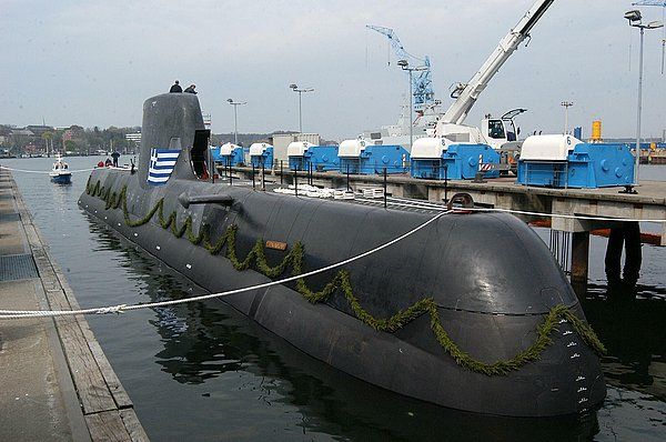 Le Papanikolis, sous-marin U-214 refusé par la Grèce, à quai à Kiel