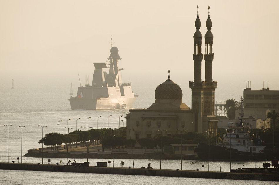 Le « Forbin » franchit le canal de Suez