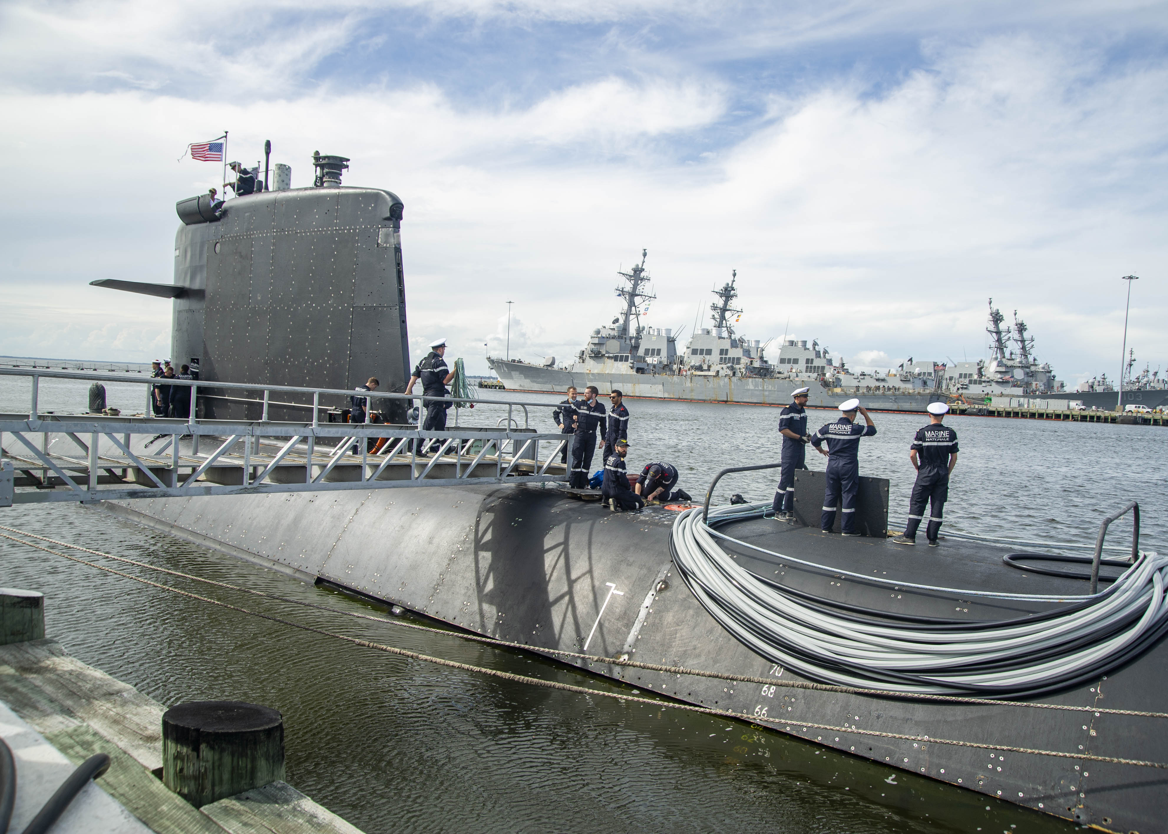 Le sous-marin Améthyste accosté dans la base navale américaine de Norfolk