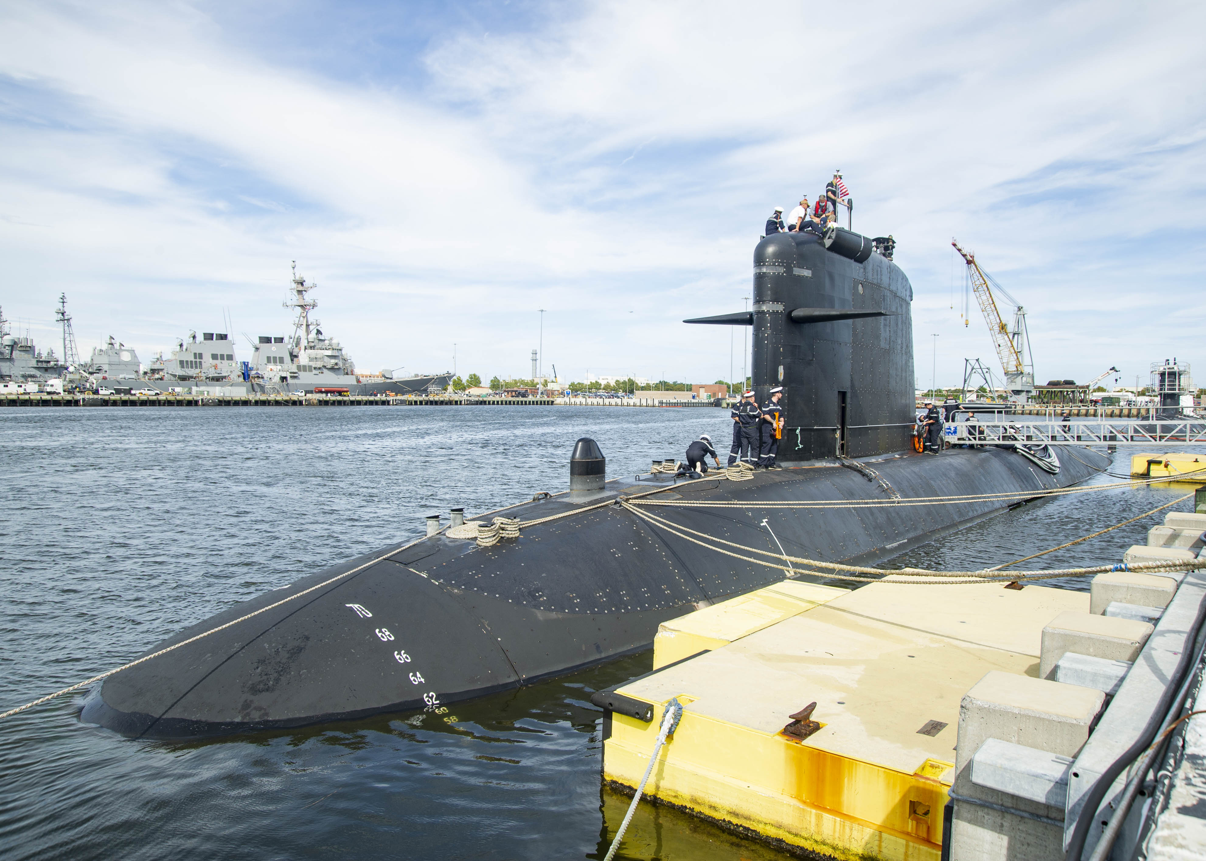 Le sous-marin Améthyste accosté dans la base navale américaine de Norfolk