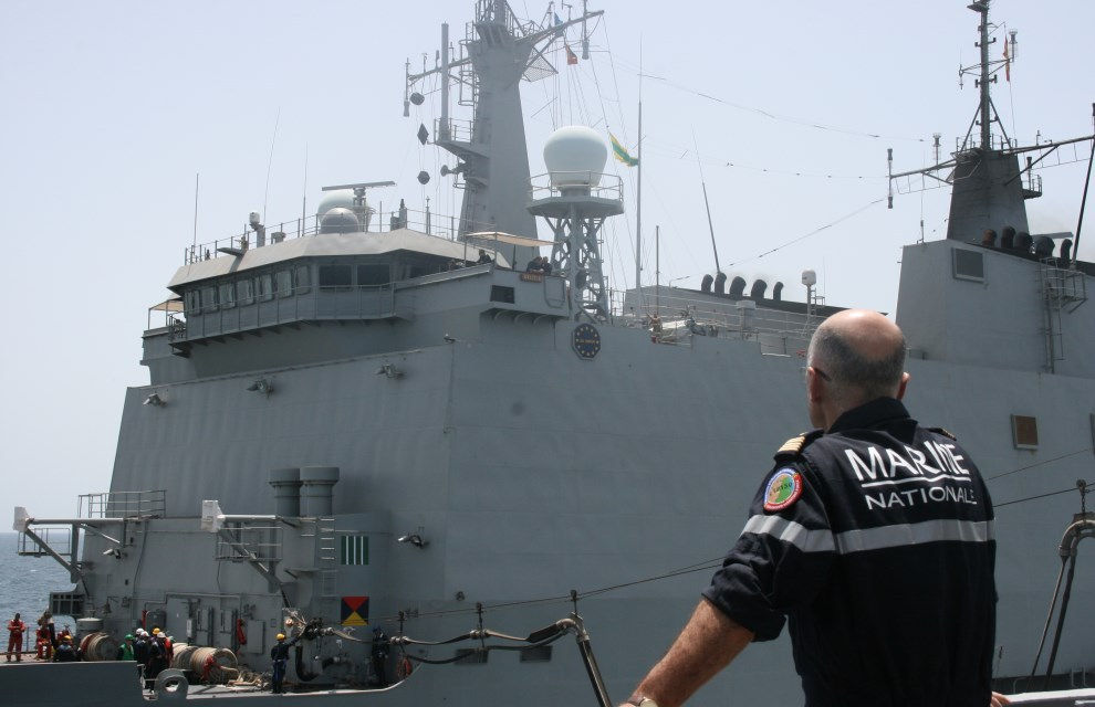 Rencontre entre le BCR Var et le navire-amiral de l'opération Atalante