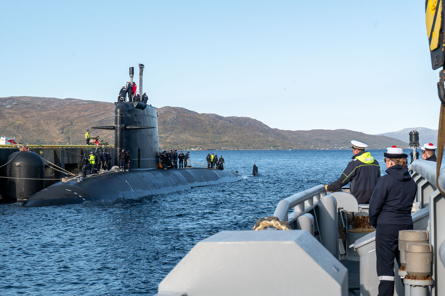 Un sous-marin nucléaire d’attaque français dans le port de Grøtsund (Norvège)