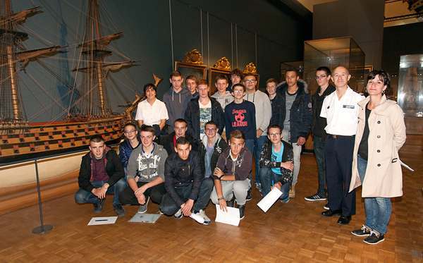 Une classe « Bac pro Marine » visite le Musée national de la Marine de Paris