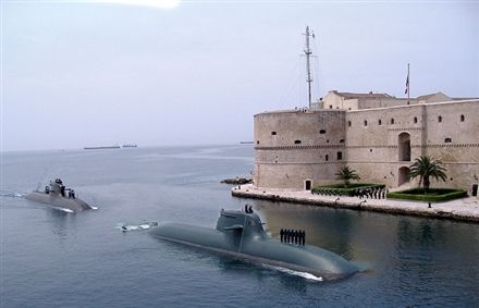 2 sous-marins type U-212A Allemand et Italien entrent dans la base navale de Tarante