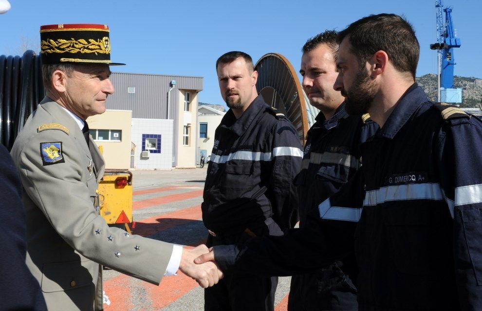 Le chef d'état-major des armées visite l'ESNA