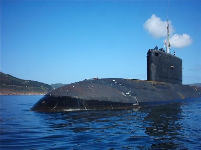 Un sous-marin Kilo algériens fait escale en Espagne sur le chemin de la Russie