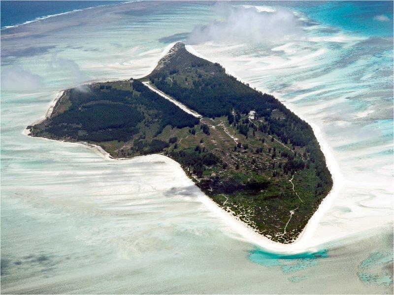 Vue aérienne de l'île Juan de Nova (îles Eparses)