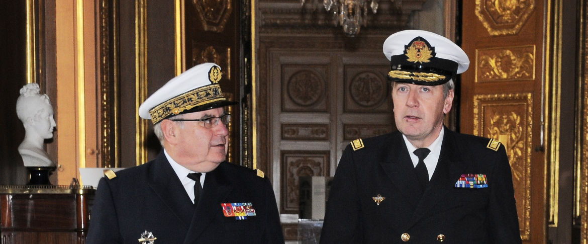 Rencontre de l’amiral Bernard Rogel et de son homologue belge à l’hôtel de la Marine