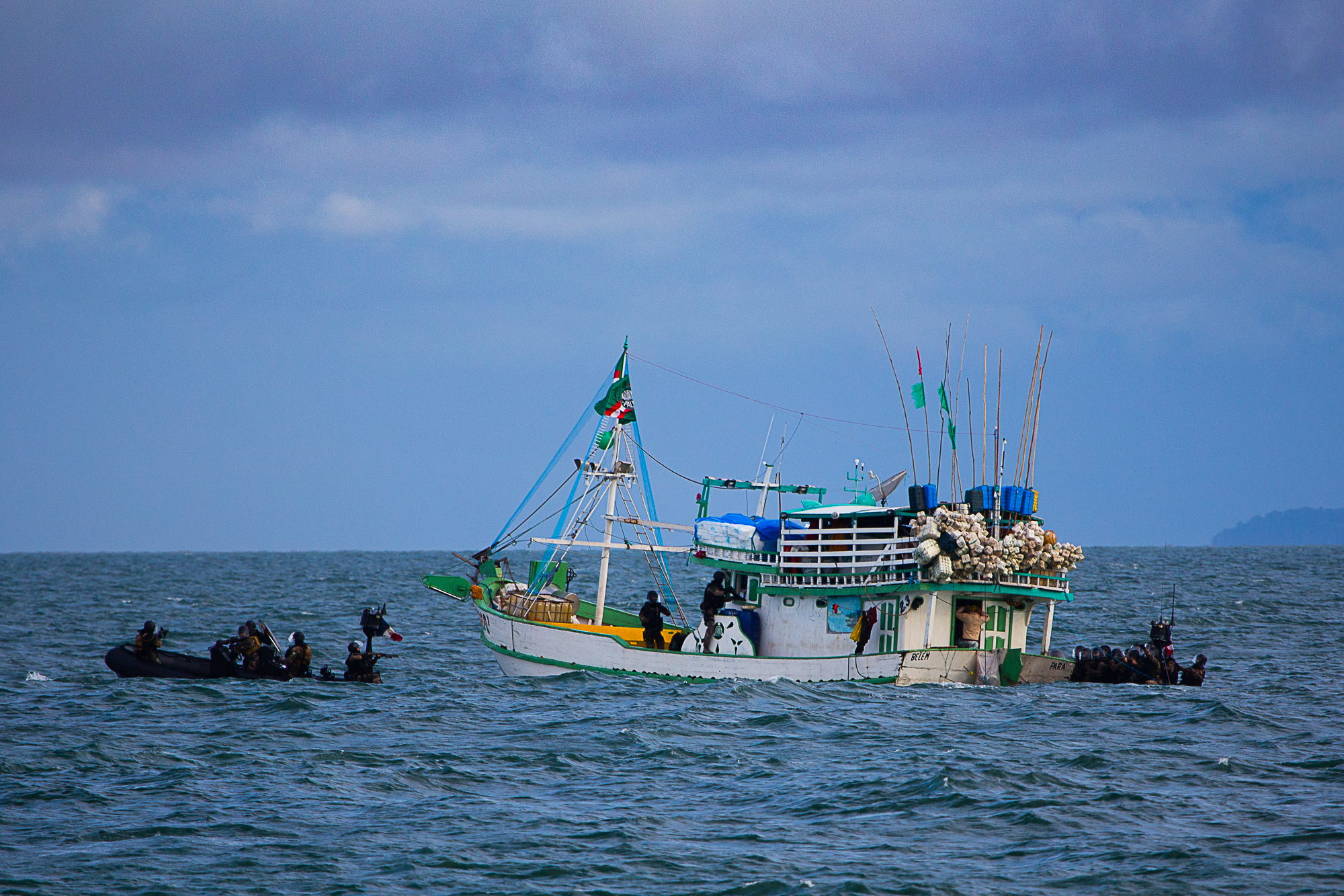 Un bateaux intercepté pour pêche illégale par la marine nationale