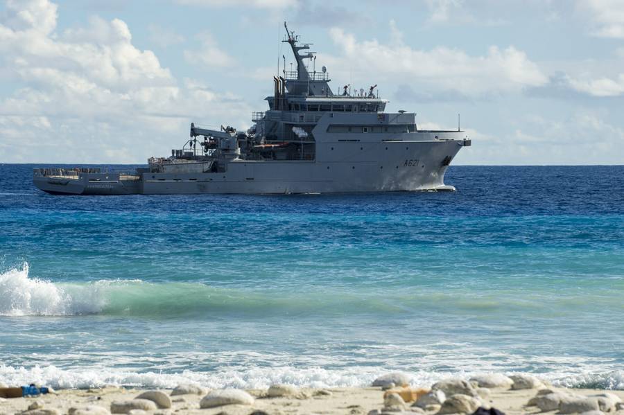 Le B2M D’Entrecasteaux au large de l’atoll de Clipperton