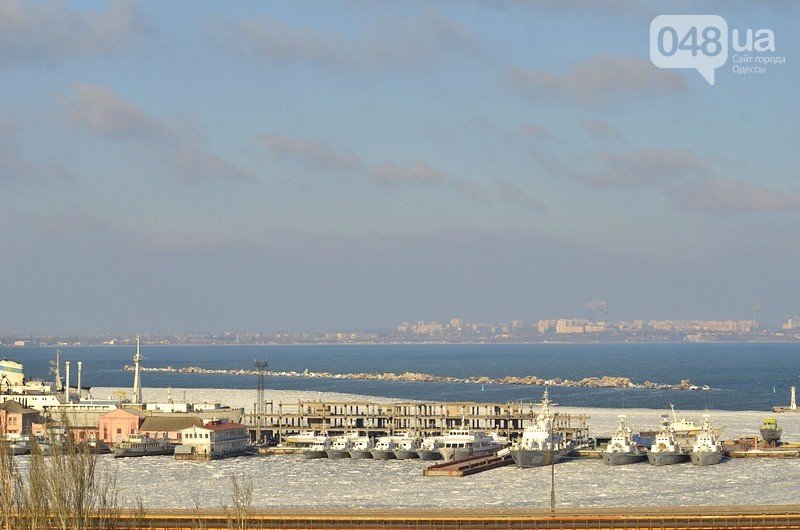 Le port militaire d'Odessa bloqué par les glaces