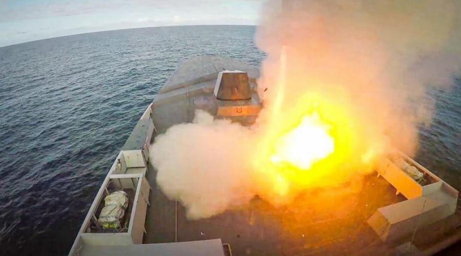Lancement d'un Missile de croisière naval (MdCN)