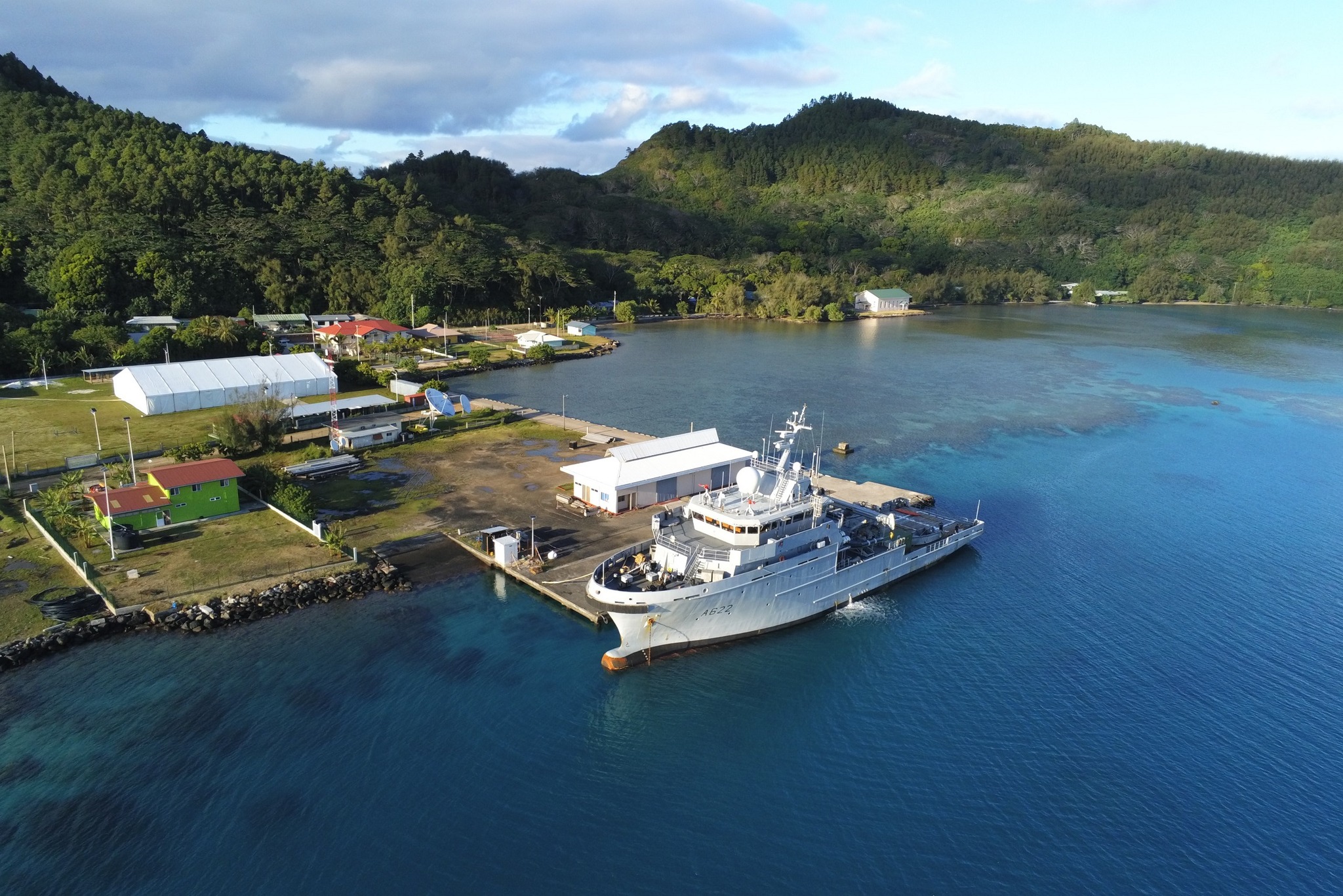 Le Bougainville en escale à Raivavae