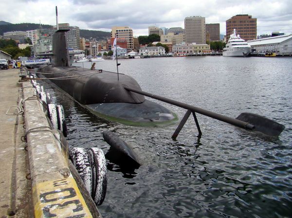 Le HMAS Collins est le premier des 6 sous-marins Australiens de la classe Collins