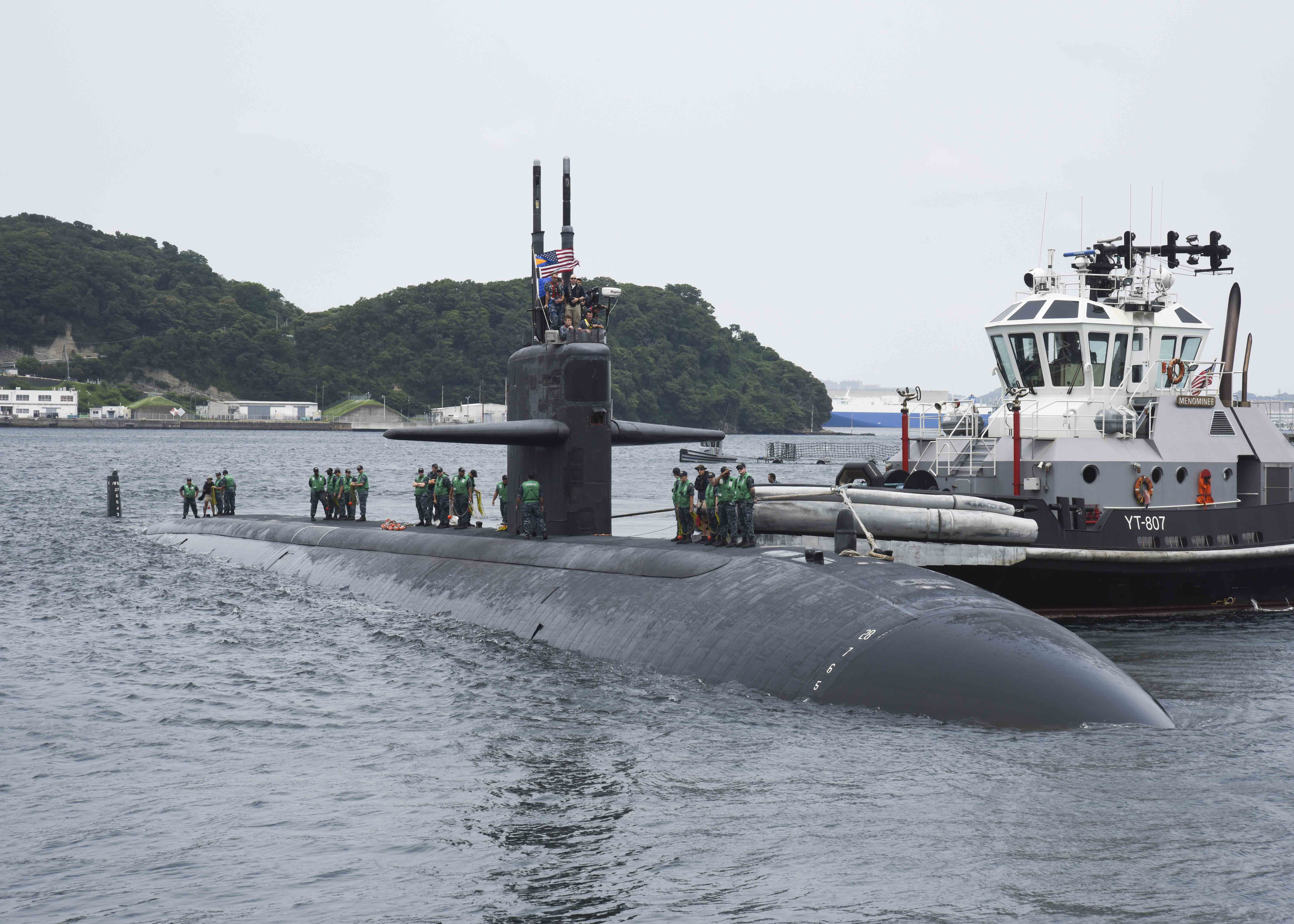 Le sous-marin américain USS Olympia arrive à la base navale de Yokosuka  (Japon)