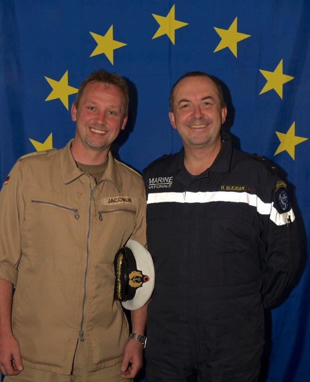 Le commandant de la force europénne Atalante en visite sur la frégate allemande Hessen