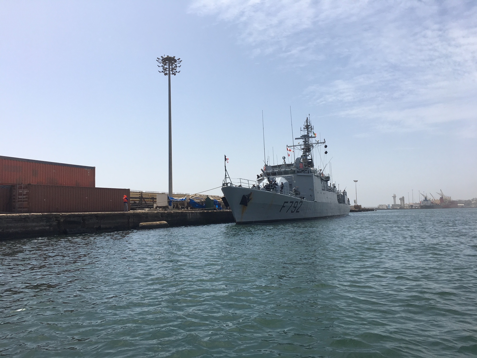 L'aviso PM L'Her dans le port de Dakar (Sénégal)