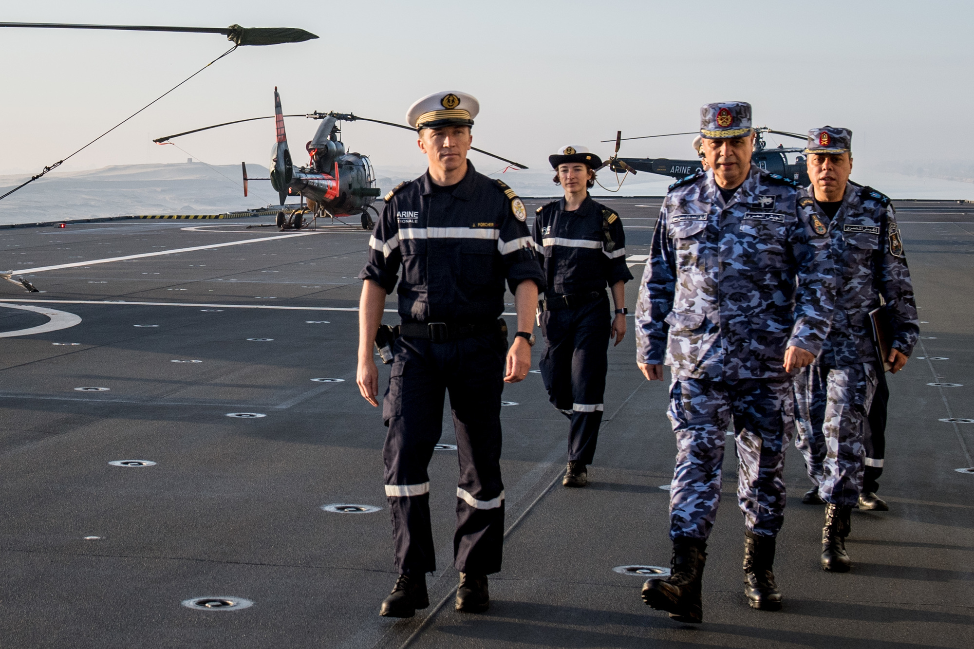 Le chef d’état-major de la marine égyptienne embarque à bord du BPC Dixmude