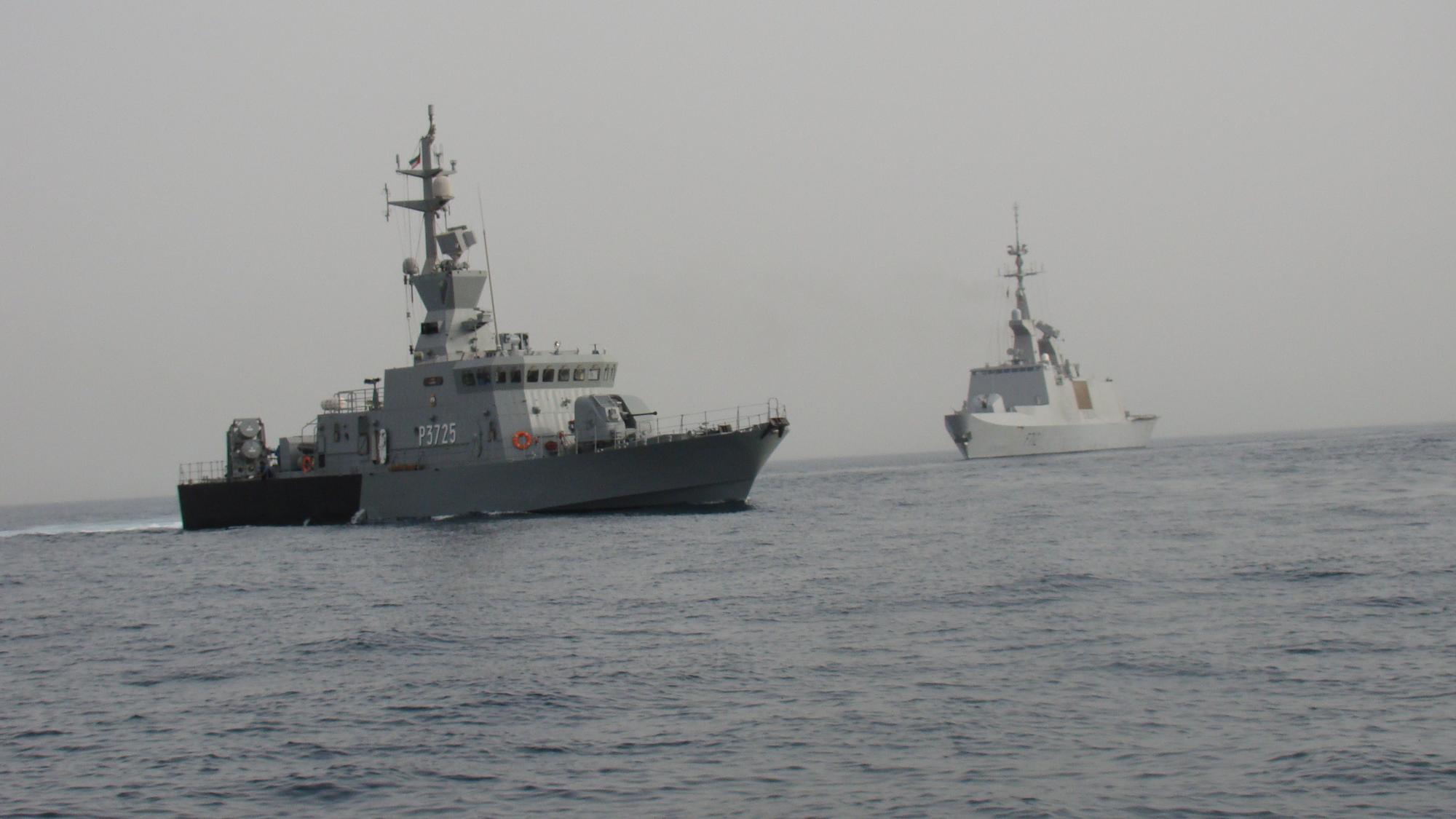 Le Courbet en exercice avec la Marine koweïtienne