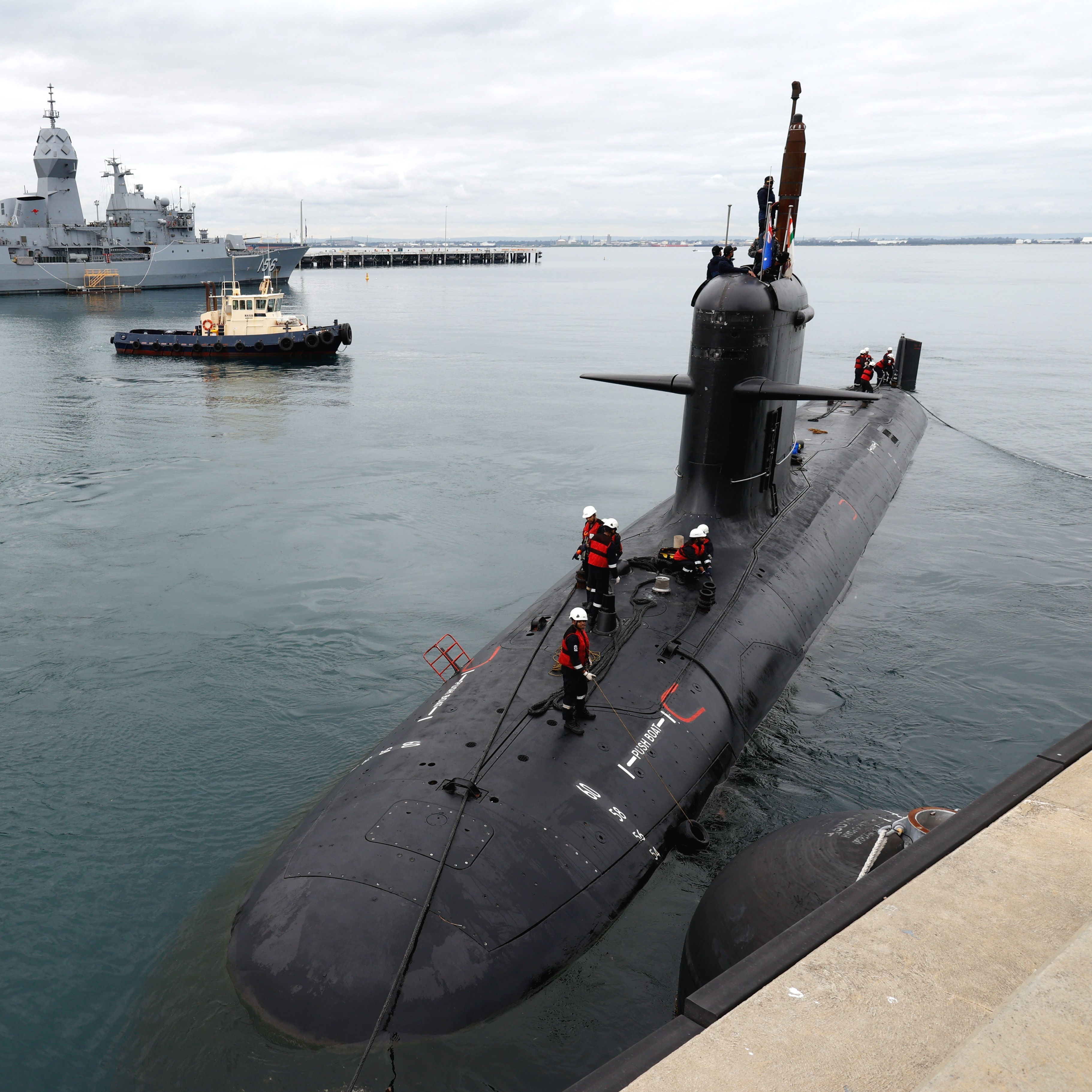 Le sous-marin indien INS Vagir accoste en Australie
