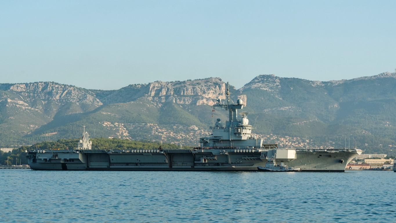 Appareillage du porte-avions Charles de Gaulle