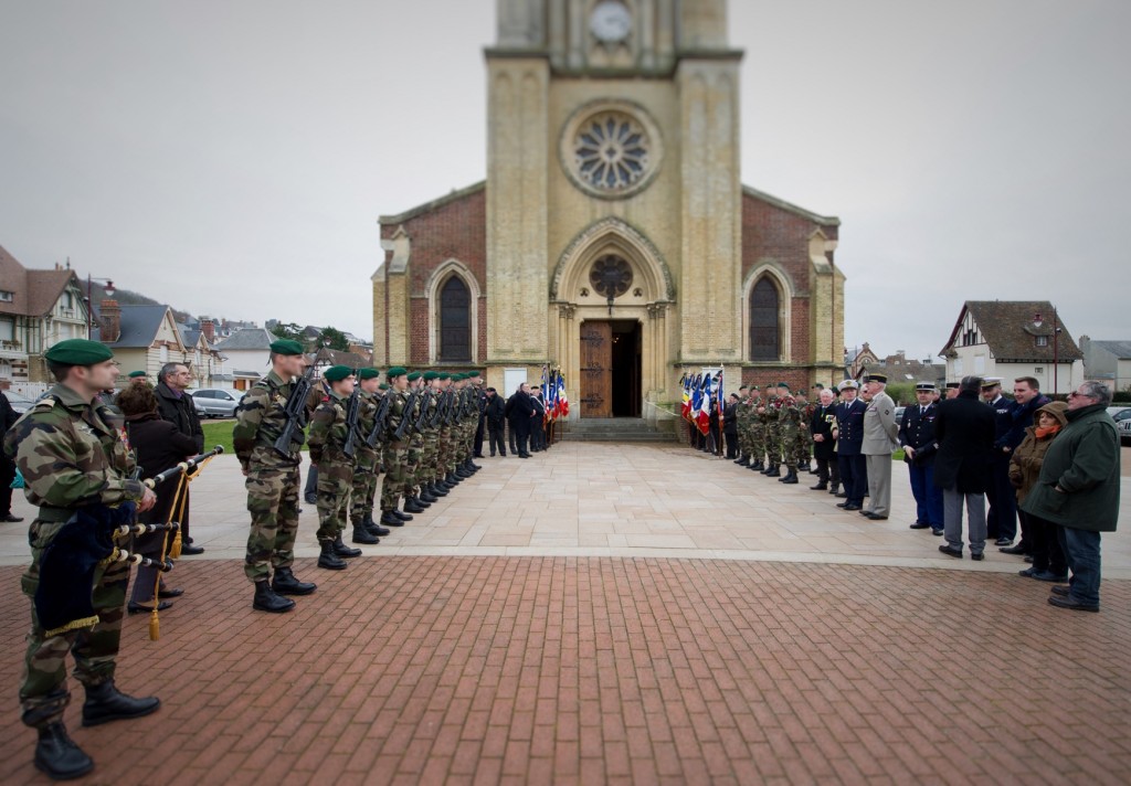 La Force maritime des fusiliers marins et commandos et l’Ecole des fusiliers marins ont rendu un dernier hommage à leur ancien