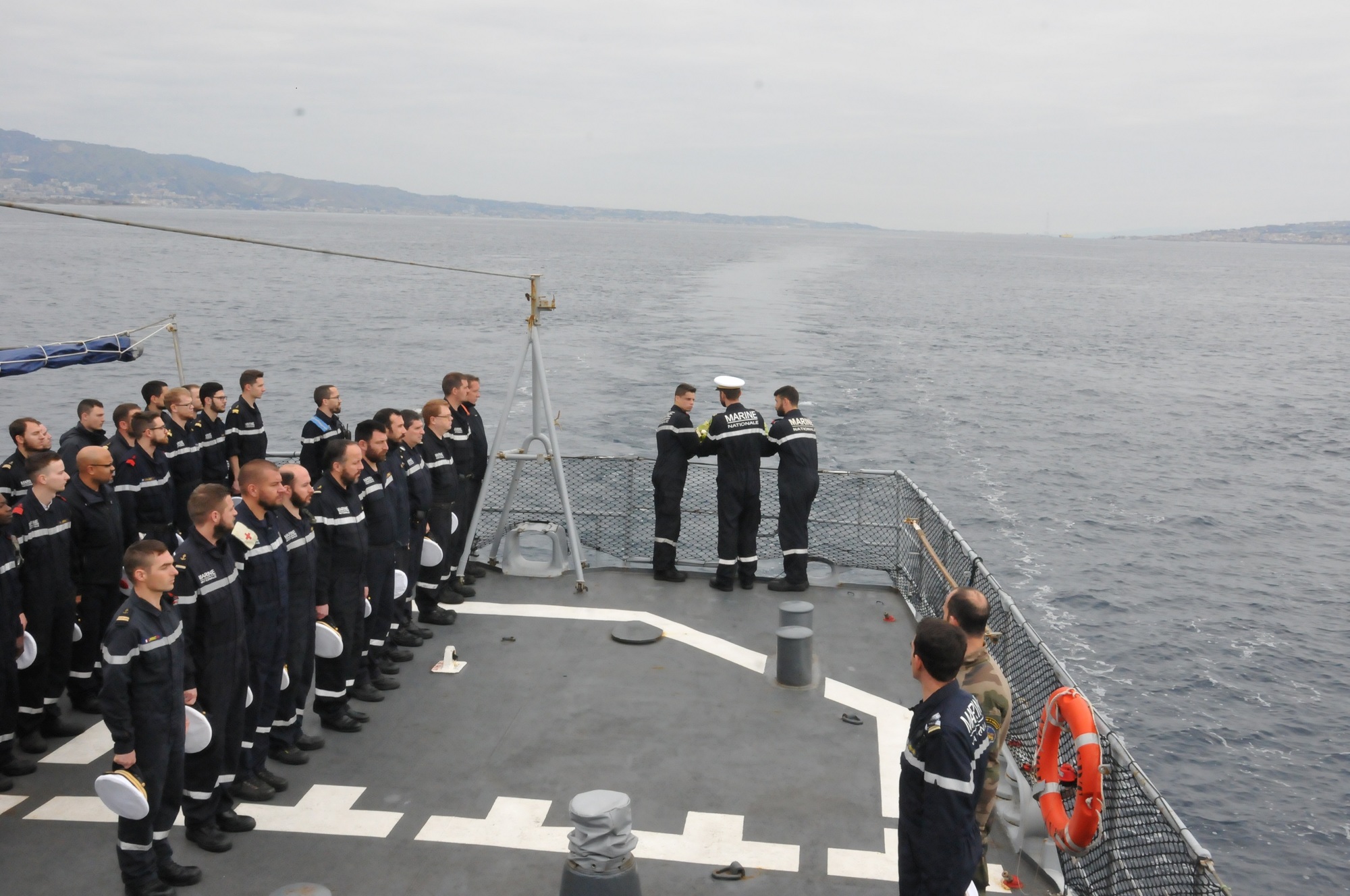 Les marins du Commandant Bouan rendent hommage au torpilleur Doxa