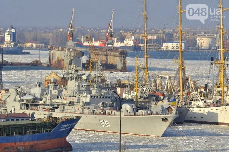Le port militaire d'Odessa bloqué par les glaces