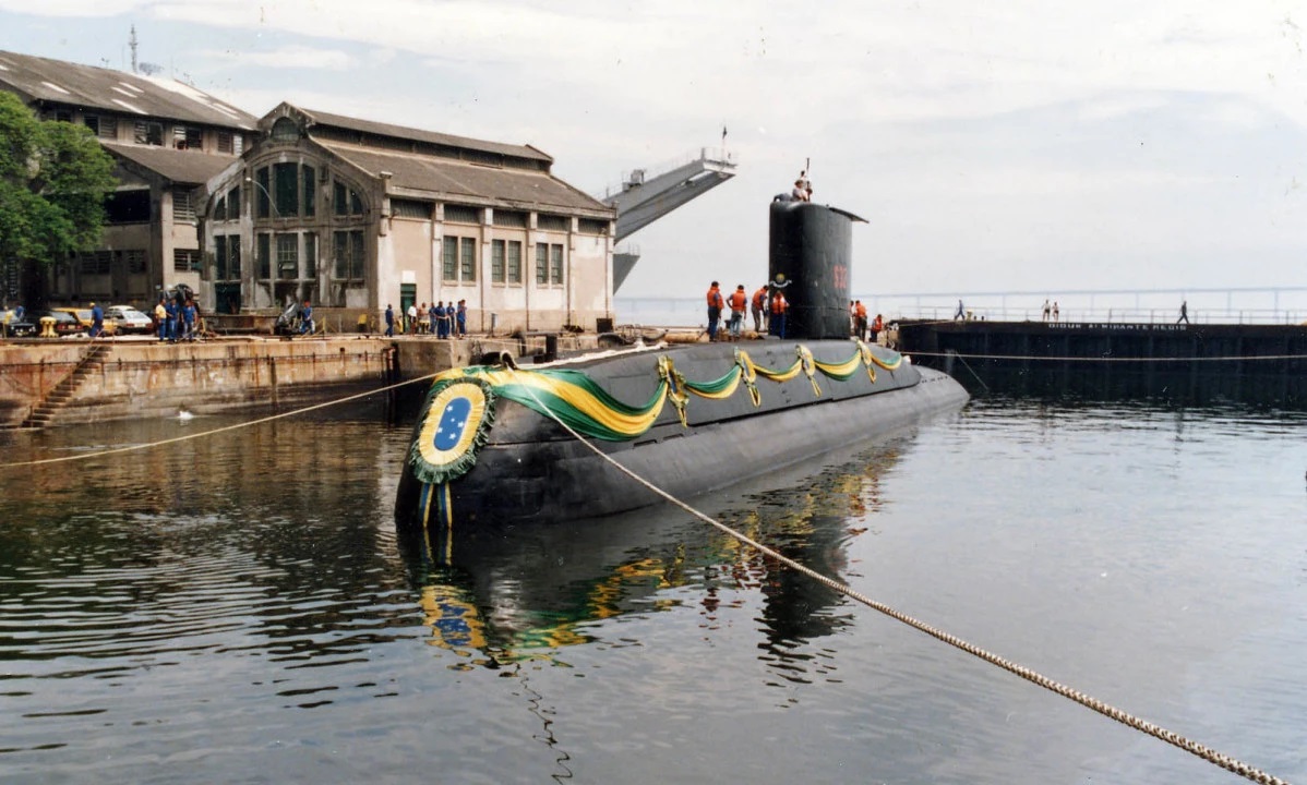 Le Timbira, lors de sa livraison à la marine brésilienne