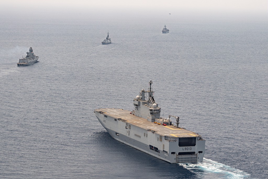 Le groupe Jeanne d'Arc s'entraîne avec la marine brésilienne