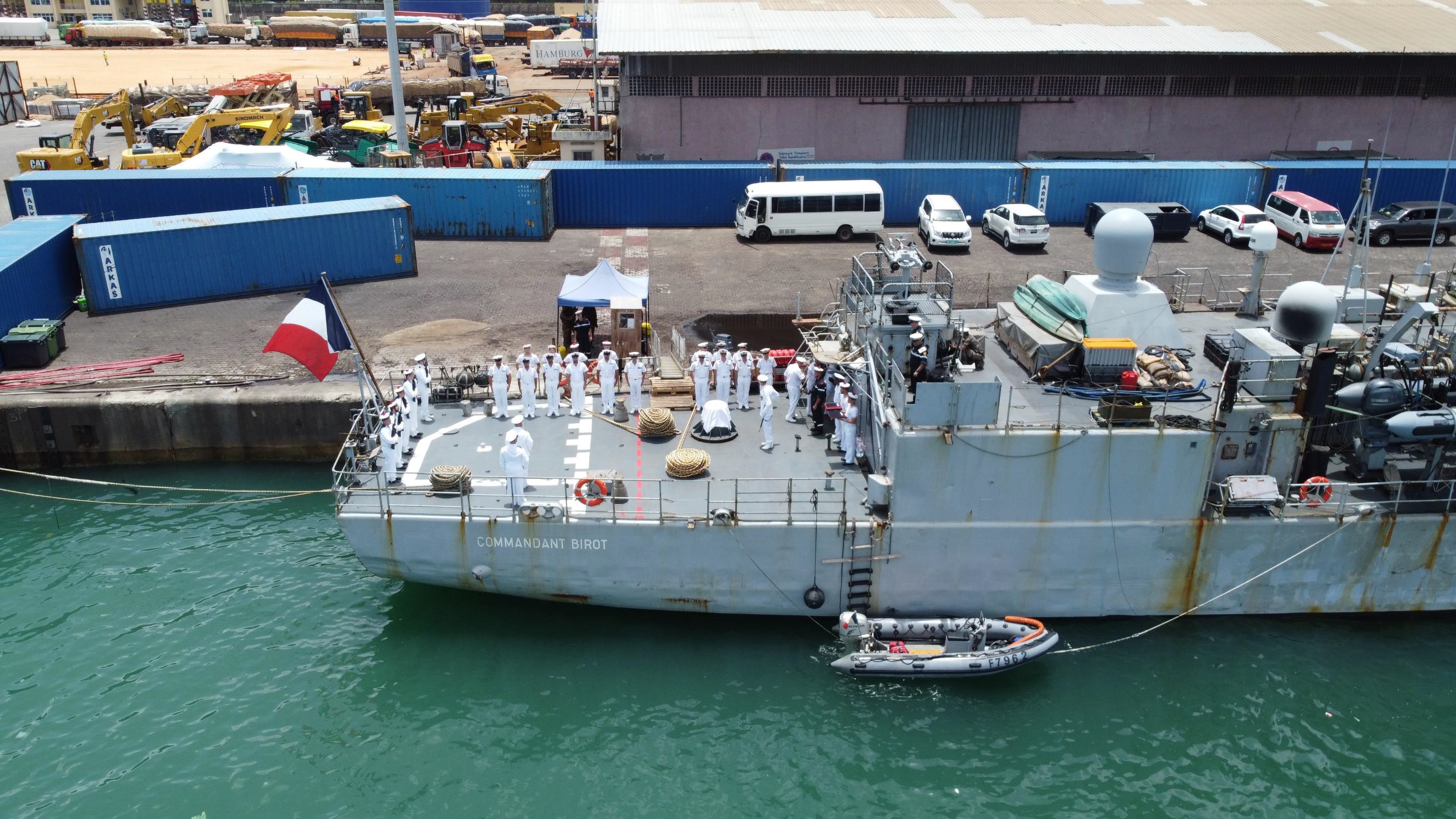 Le patrouilleur Cdt Birot accosté dans le port de Cotonou