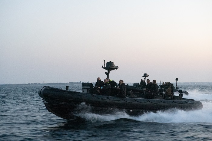 Une Embarcation Commando à Usage Multiple Embarquable (ECUME)