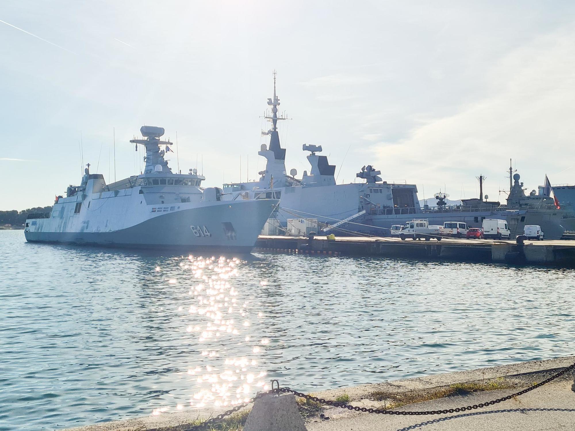 La frégate marocaine Sultan Moulay Ismaël dans la base navale de Toulon