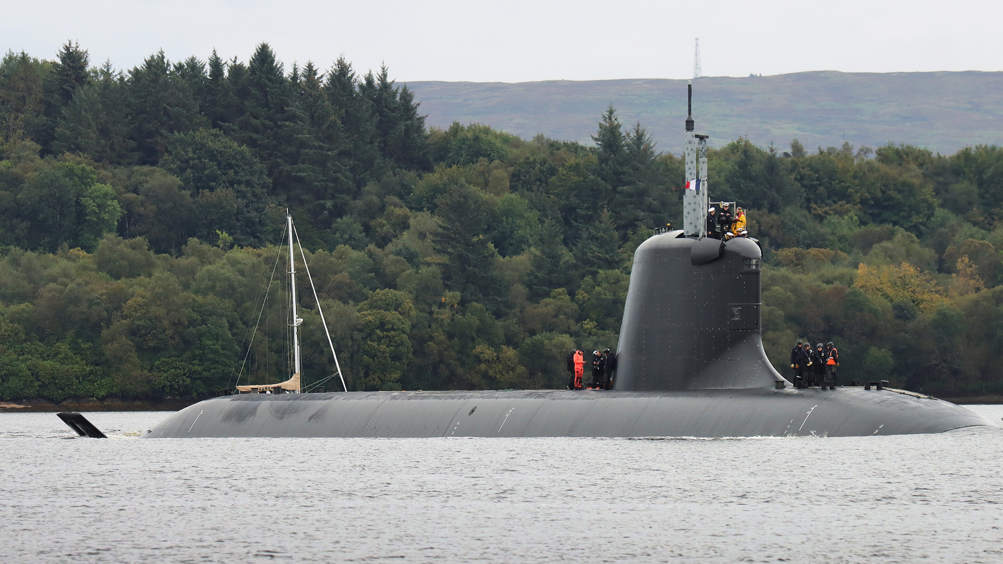 Le sous-marin Suffren arrive à Faslane