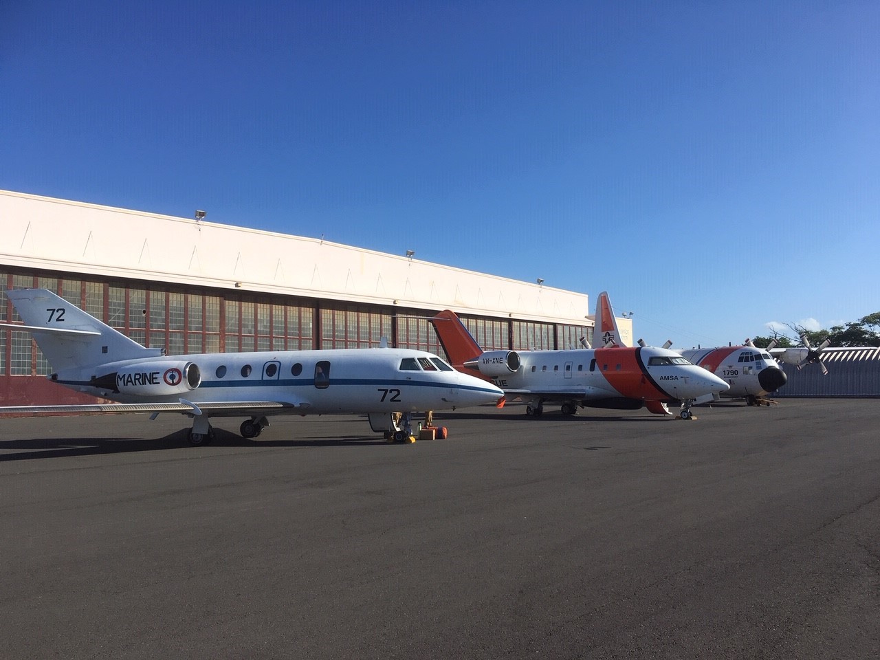 Un avion Falcon 50 de la 28F sur la base de Kapolei (US Coast Guard) à Hawaii