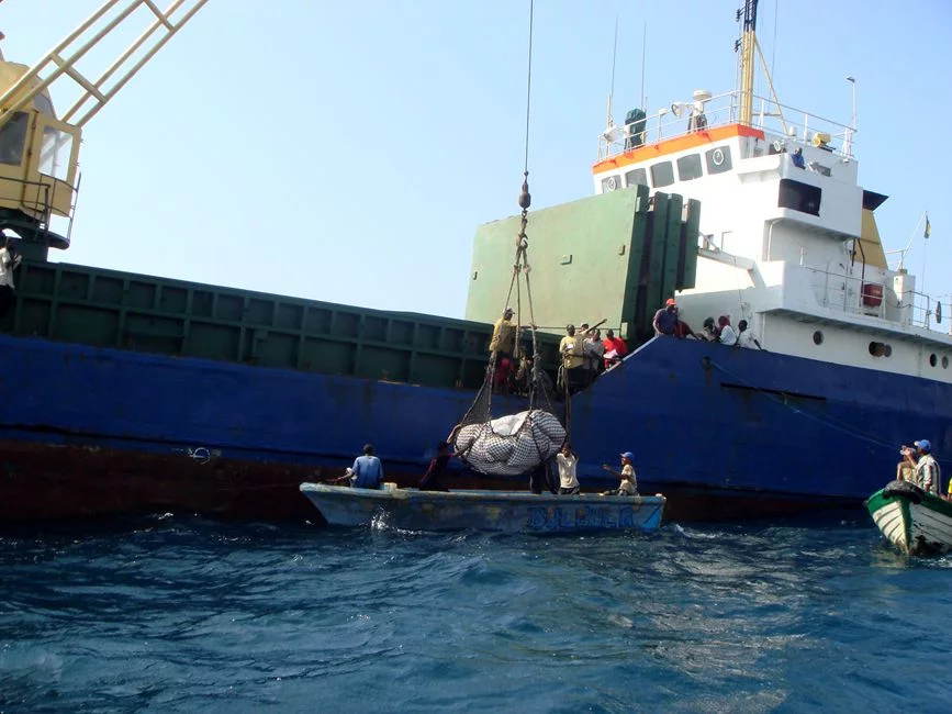 Déchargement du frêt en Somalie