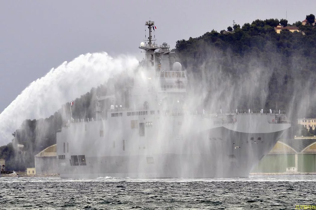 Arrivée du BPC Dixmude à Toulon