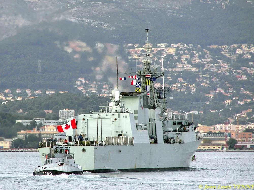 Arrivée à Toulon de la frégate canadienne Ville de Québec