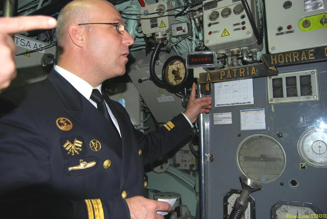 Dans le poste central