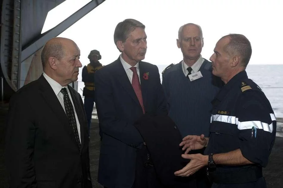 Les ministres de la défense à bord de Corsican Lion