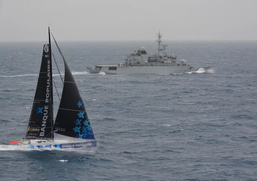 La frégate Nivôse et Armel Le Cléach sur Banque Populaire