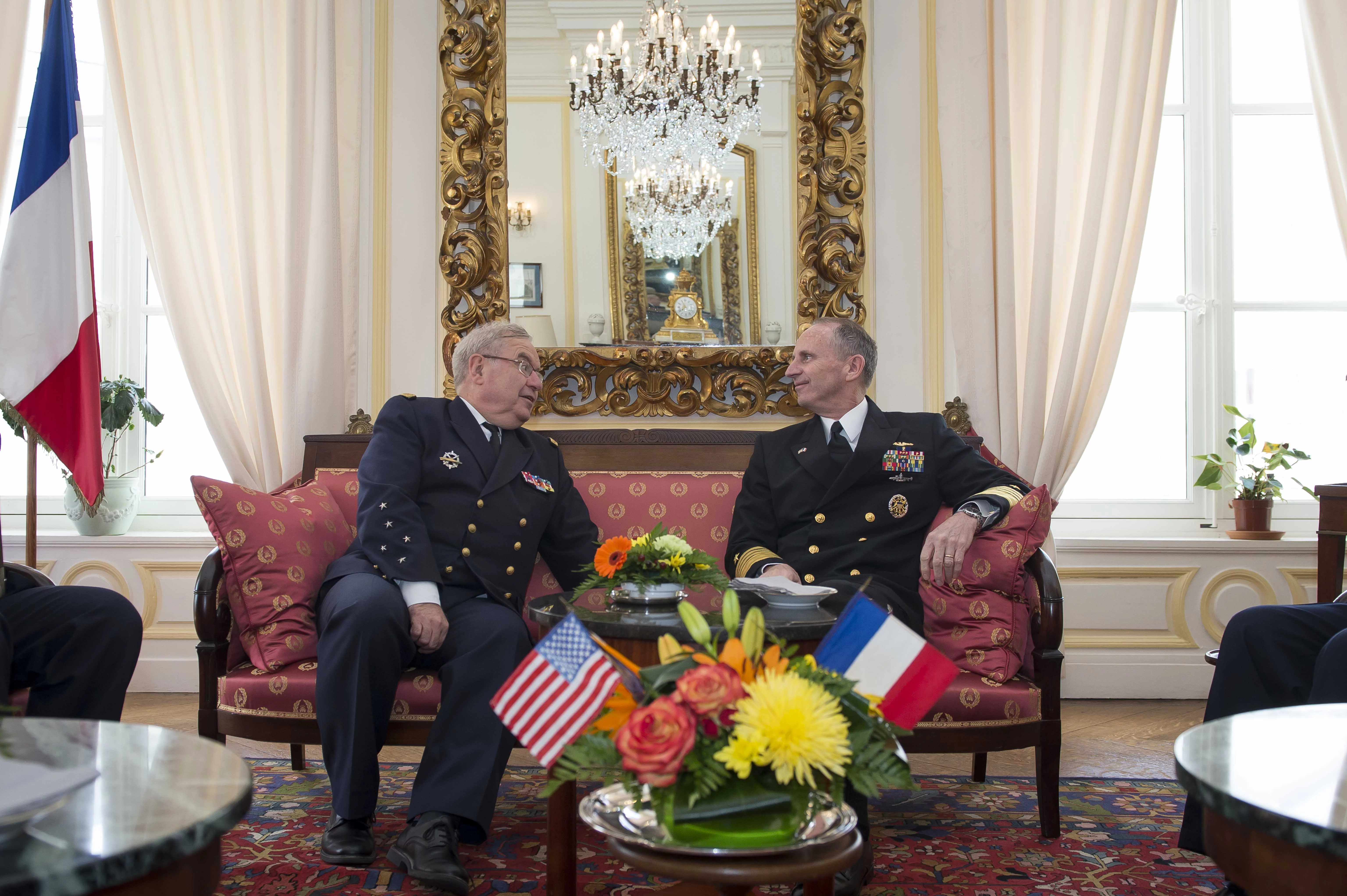 Le chef d’état-major de la marine rencontre son homologue américain