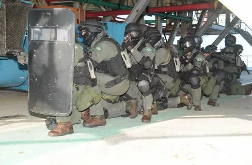 Reprise de la plateforme hélicoptère