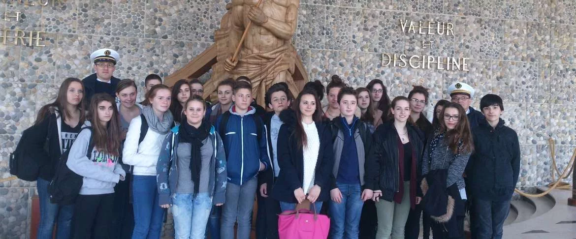 Des collégiens du Loiret découvrent la Marine nationale