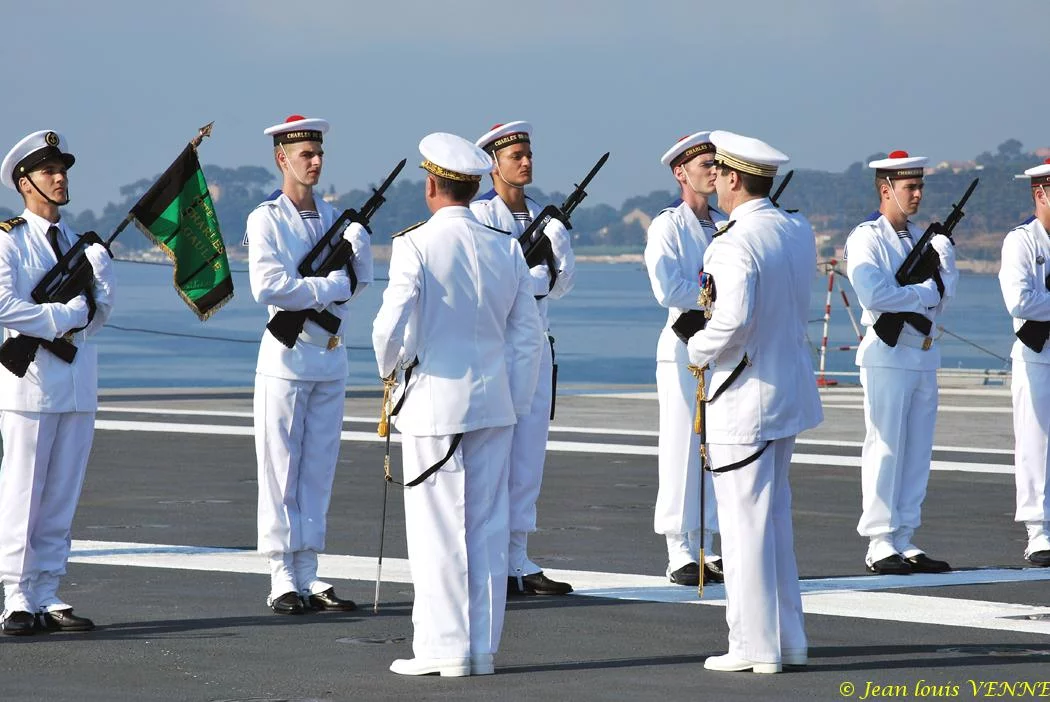 ALFAN et le CV Boivin passent la garde d'honneur en revue