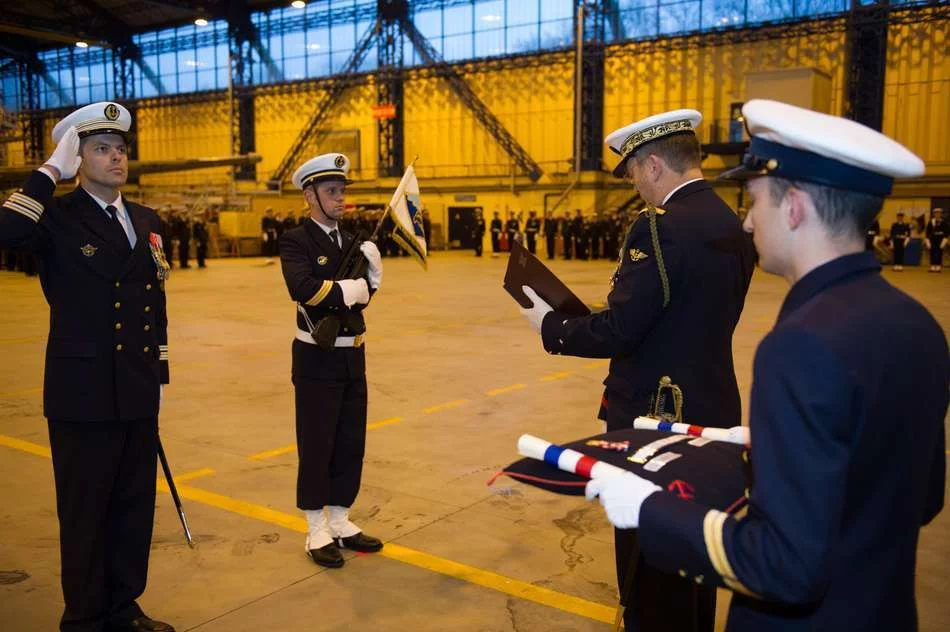 Les flottilles 21F et 23F reçoivent la croix de la valeur militaire pour leurs actions lors de l’opération Serval