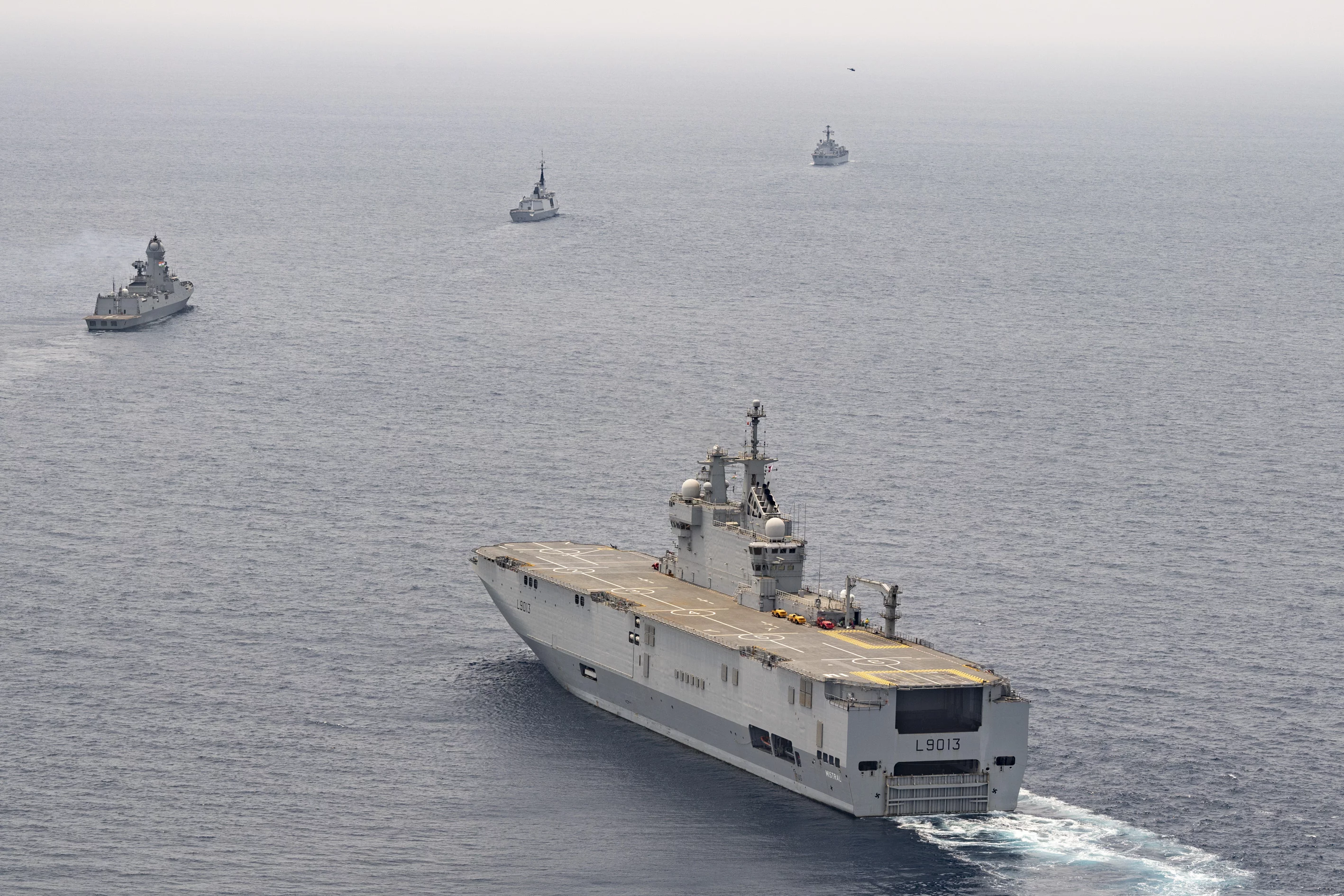 Le porte-hélicoptères Mistral participe à l'exercice IMEX en Inde