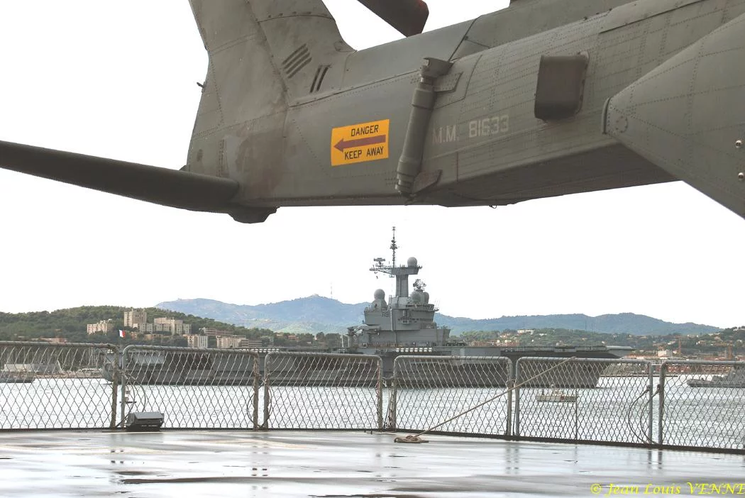 Un hélicoptère EH-101