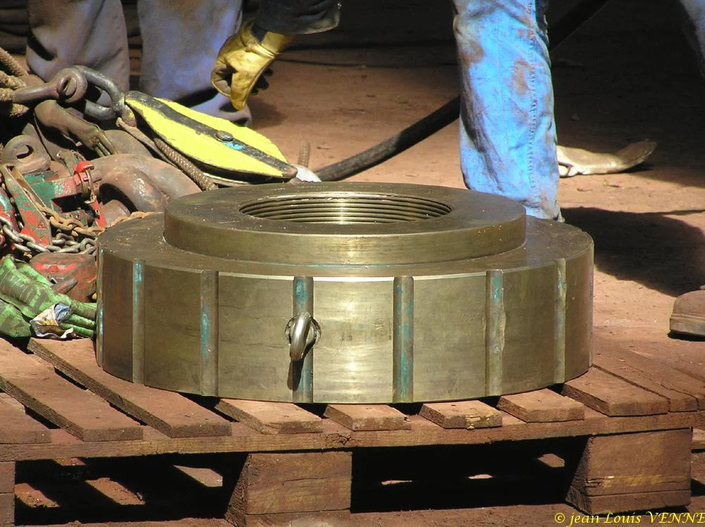 L'écrou de fixation de l'hélice